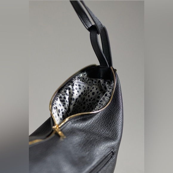 Anthropologie Mali + Lili Half Moon Sling Bag, Black, NWT - Picture 3 of 4